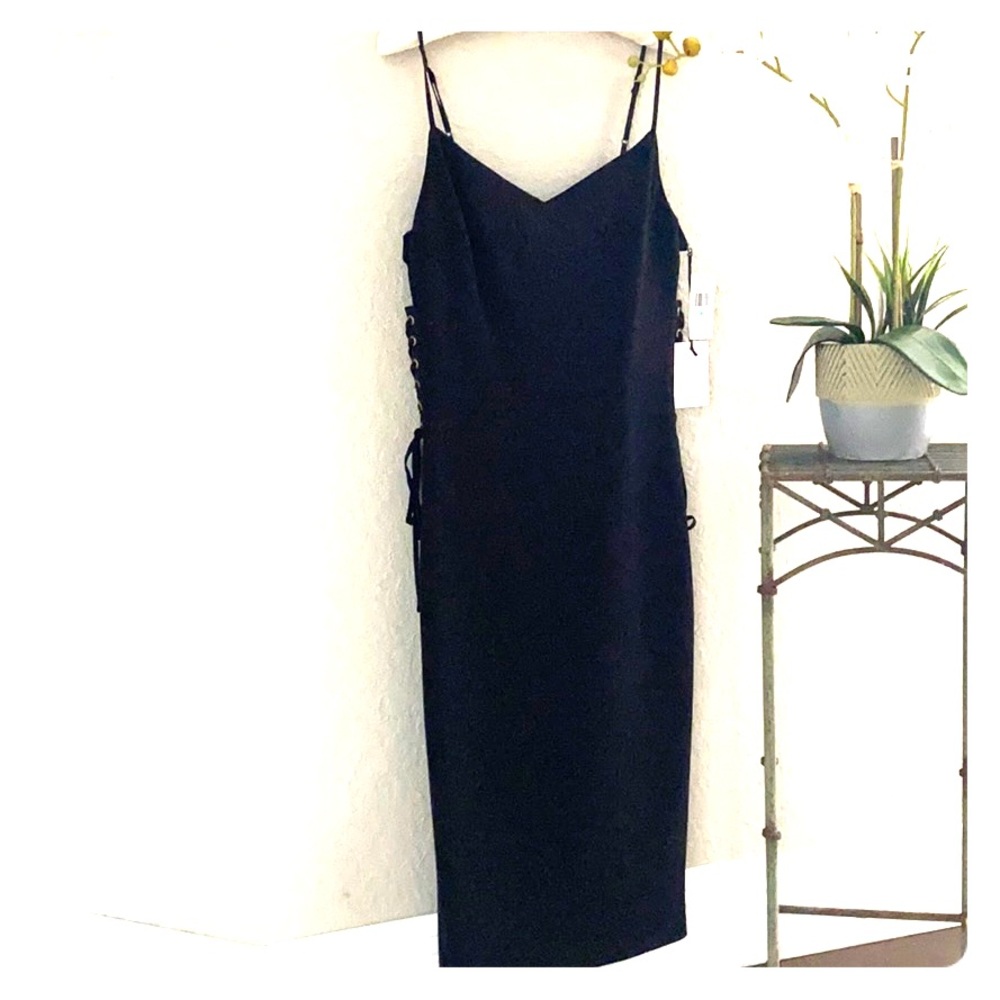 1. State Women’s Black Sleeveless V-Neck